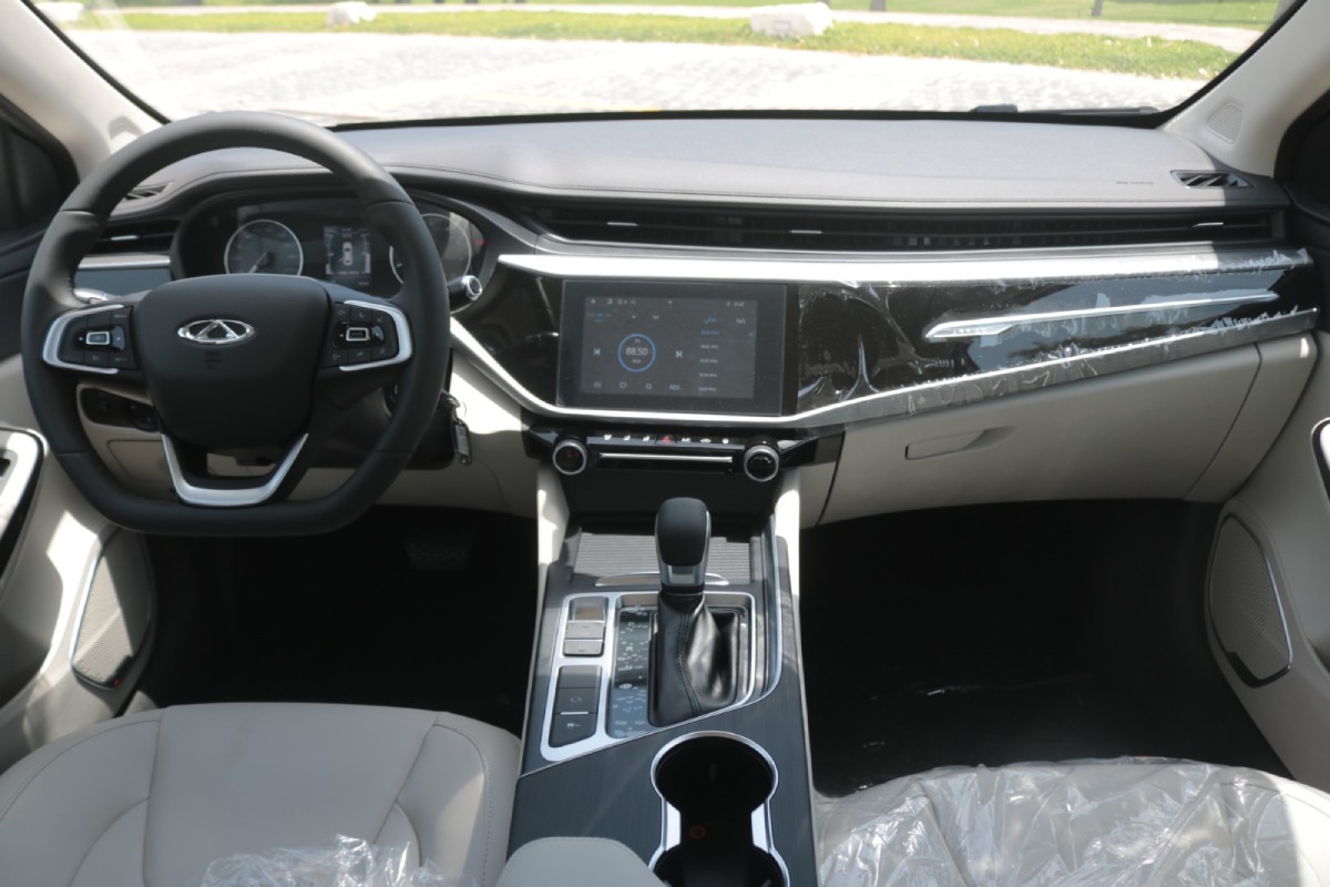 Comfort Seats with 6-Way & PUMP Adjustment and French Stitching