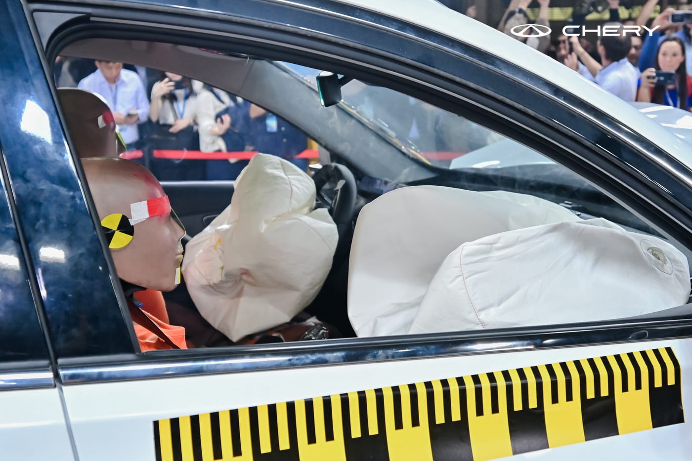 Precise deployment of driver and passenger airbags after the crash test