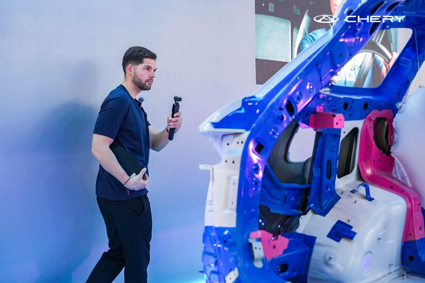 Partners visit the CHERY Ecosystem Exhibition